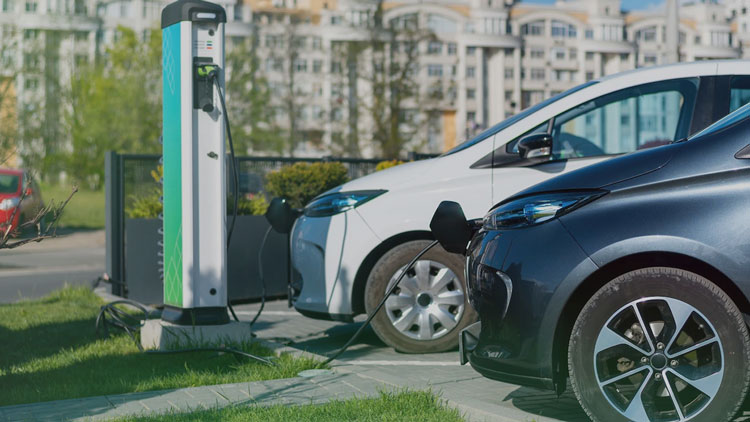 cargando vehículos eléctricos